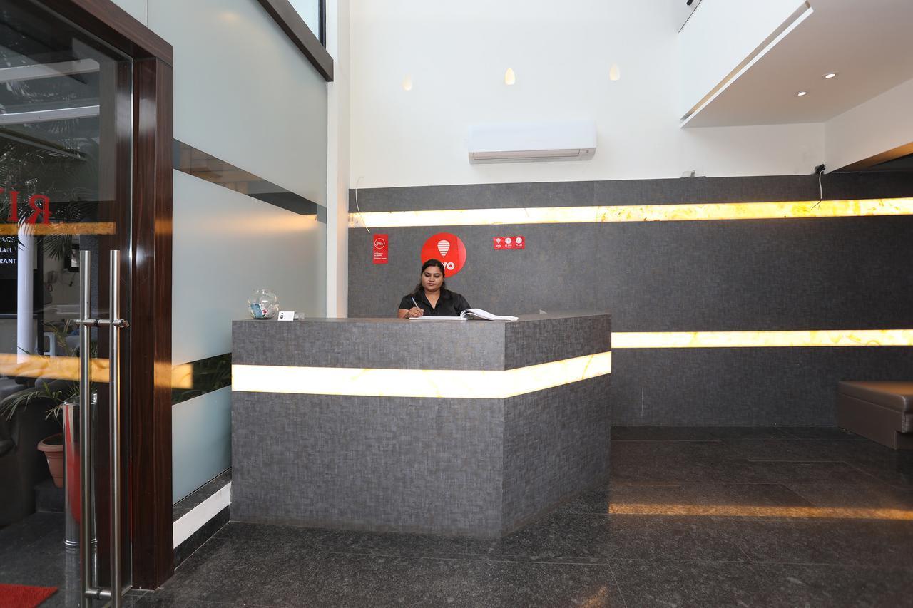 Oyo 10672 Hotel Riviera 纳西克 外观 照片