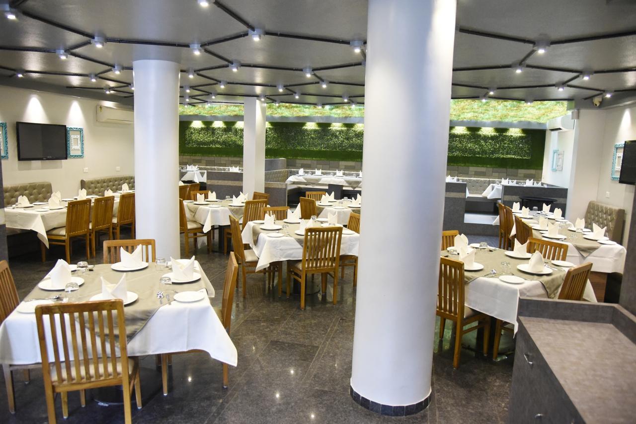 Oyo 10672 Hotel Riviera 纳西克 外观 照片