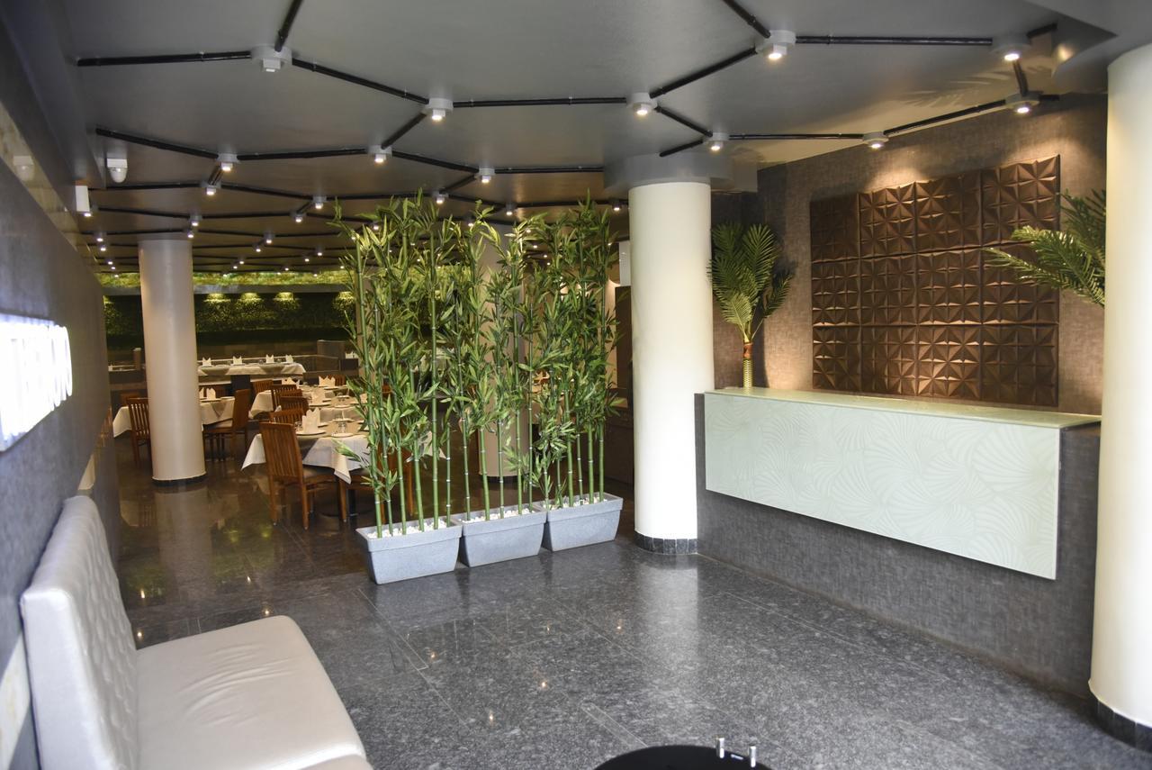 Oyo 10672 Hotel Riviera 纳西克 外观 照片
