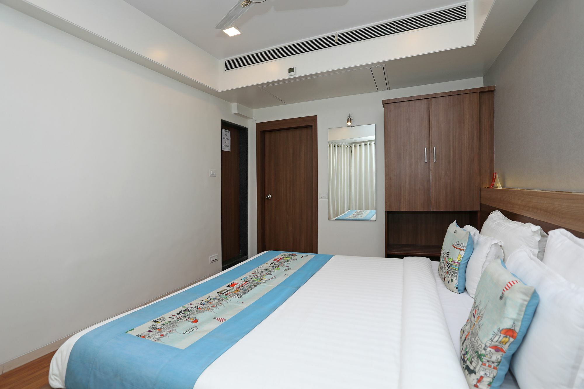 Oyo 10672 Hotel Riviera 纳西克 外观 照片